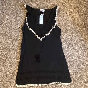 Elegant Black Sleeveless Top with Lace Trim